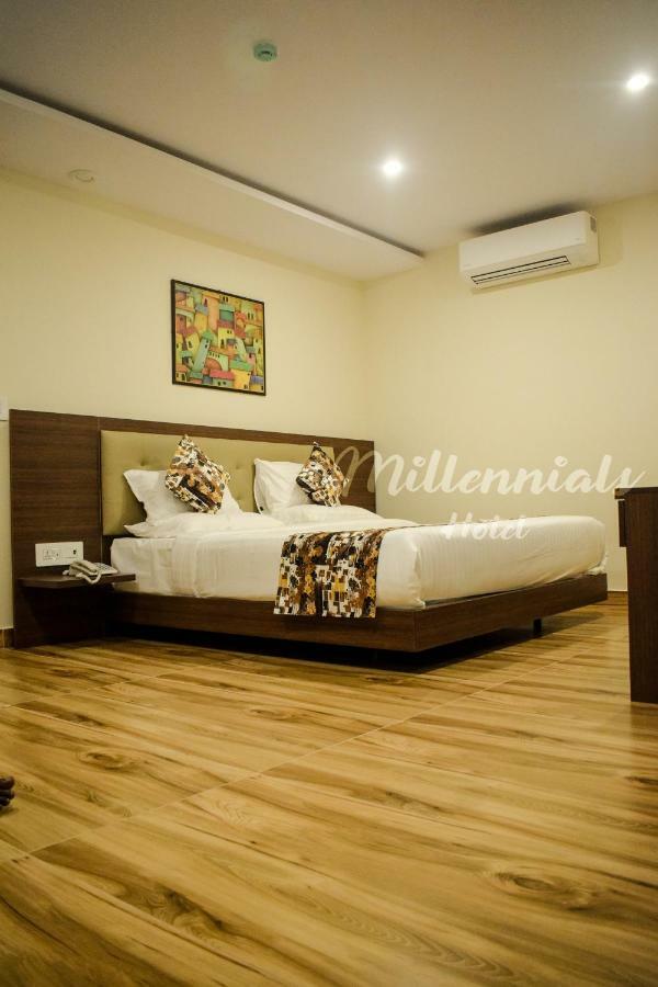 Millennials Hotel Bangalore Buitenkant foto