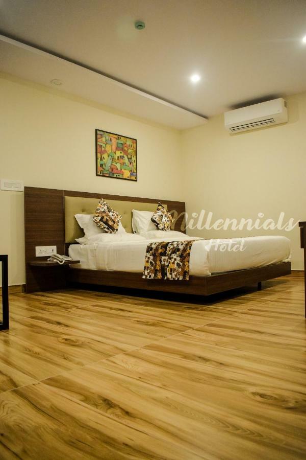 Millennials Hotel Bangalore Buitenkant foto