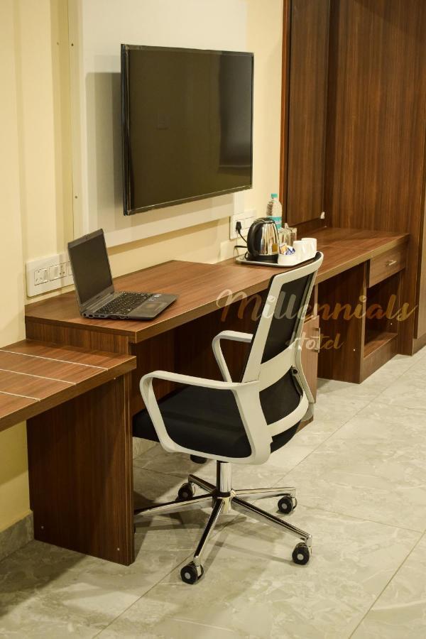 Millennials Hotel Bangalore Buitenkant foto