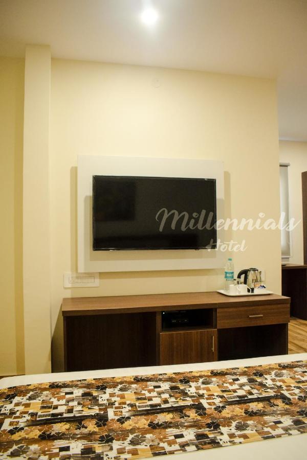 Millennials Hotel Anekal Buitenkant foto