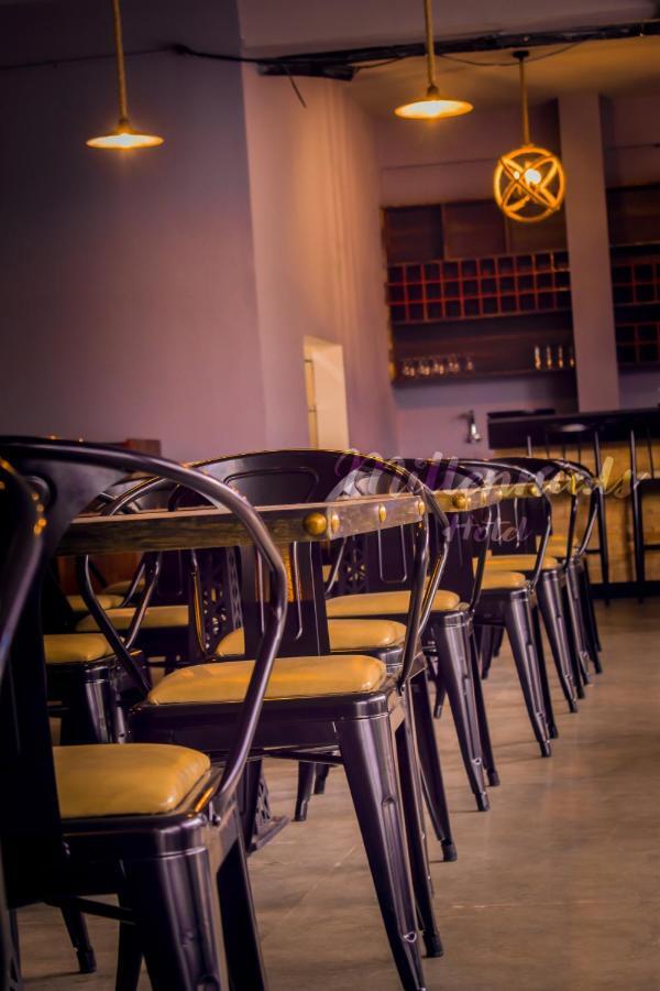 Millennials Hotel Anekal Buitenkant foto